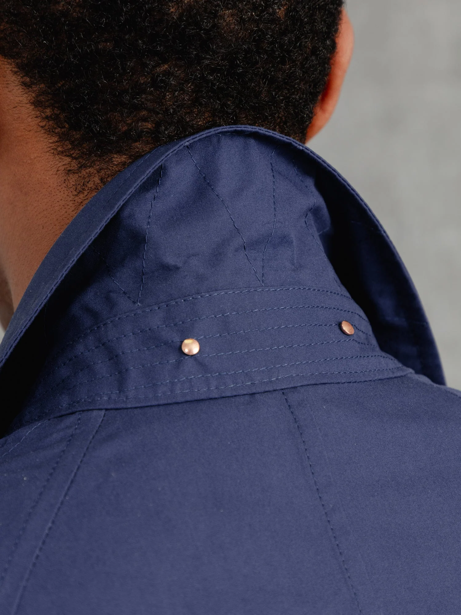 The Ventile® Raglan Raincoat - French Navy - Image 6